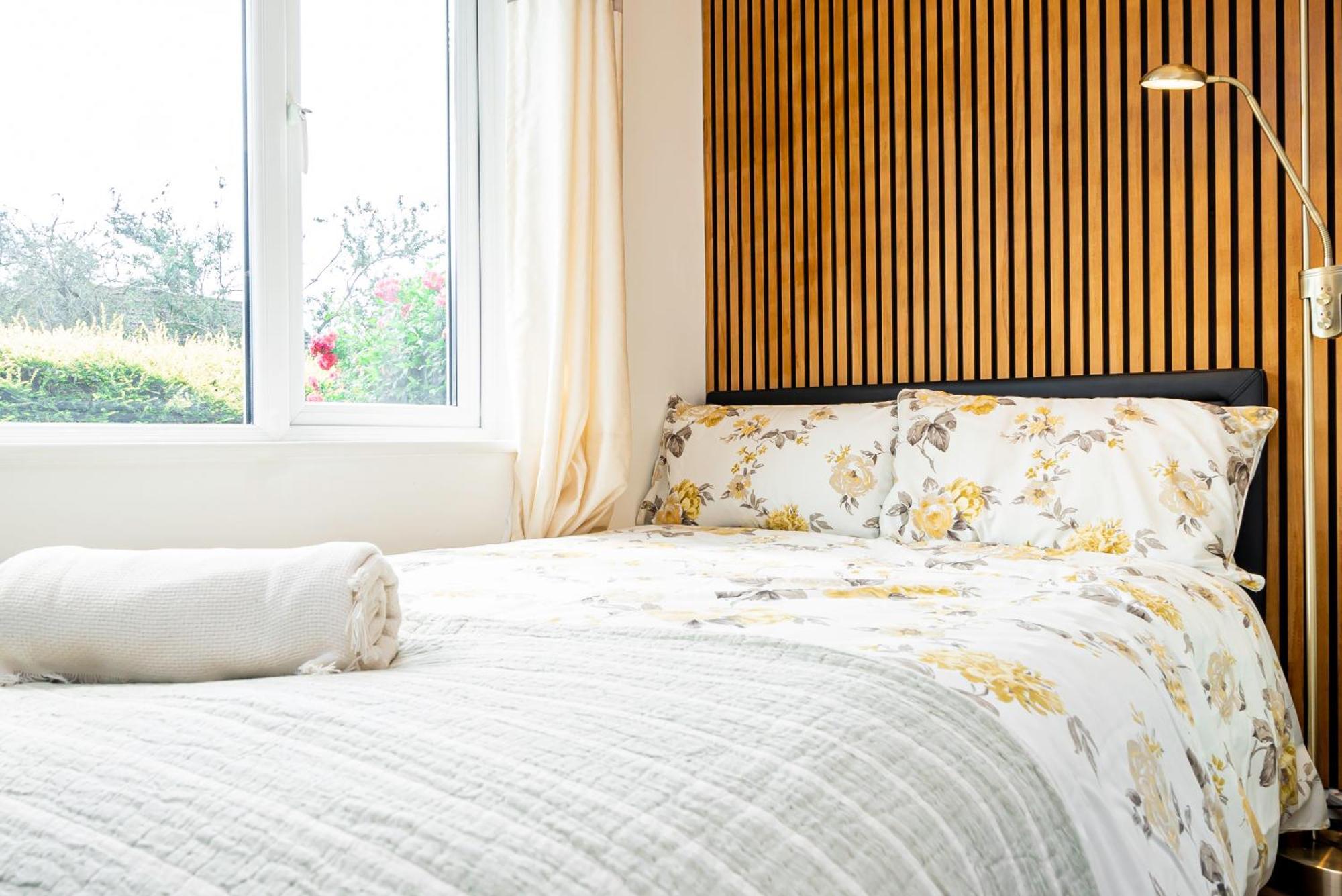 Earley Luxury Ensuite Room With Private Entrance Ридинг Экстерьер фото