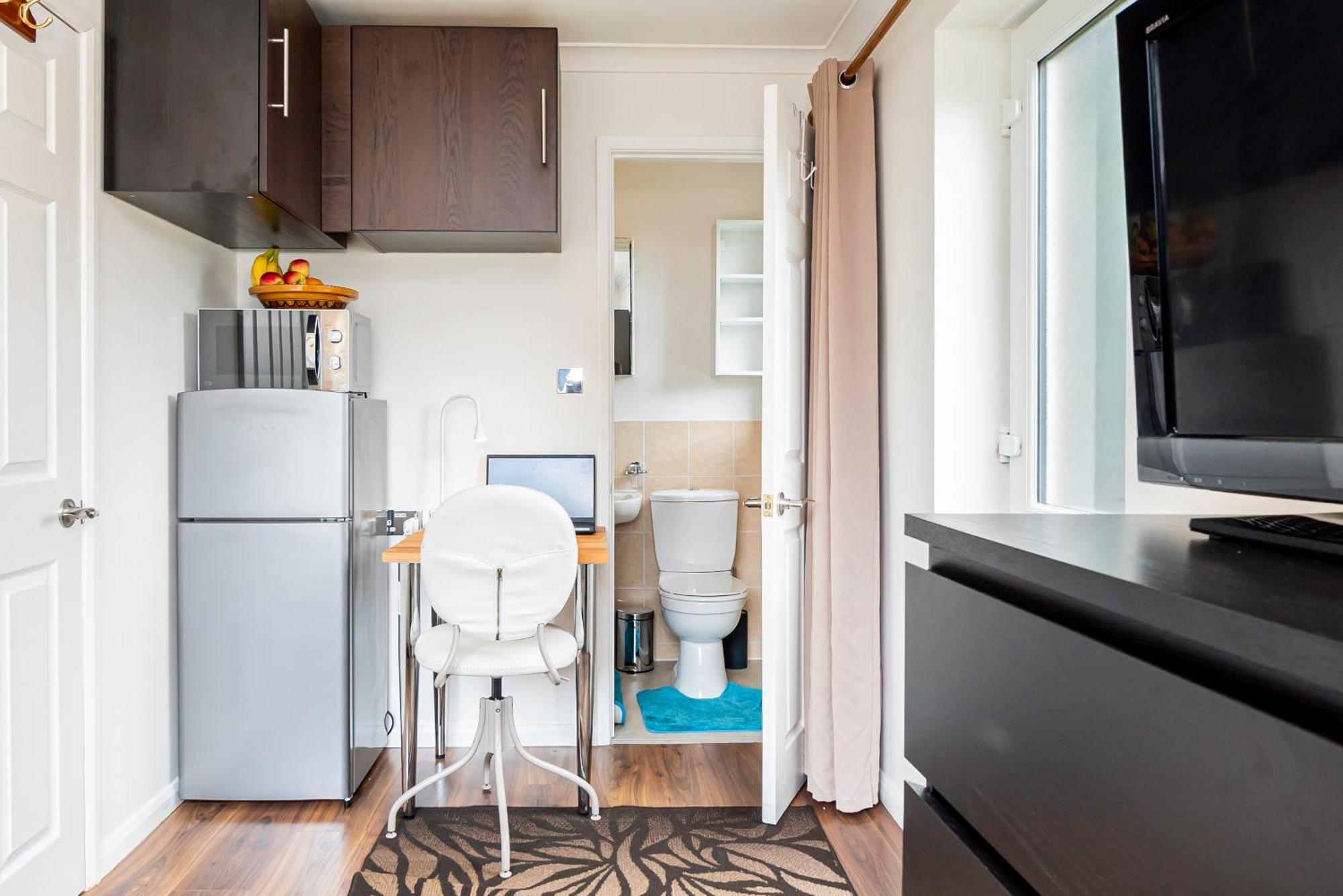Earley Luxury Ensuite Room With Private Entrance Ридинг Экстерьер фото